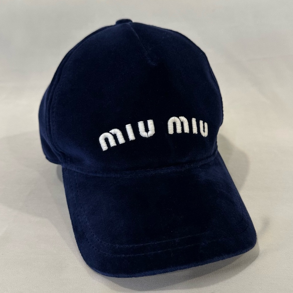 Miu Miu velvet navy blue cap hap